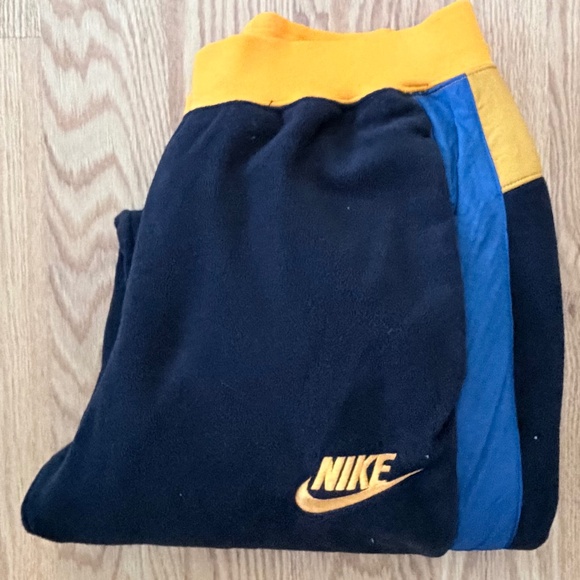 Nike NWOT Fleece Mixed-Media Joggers (S) - Picture 3 of 14